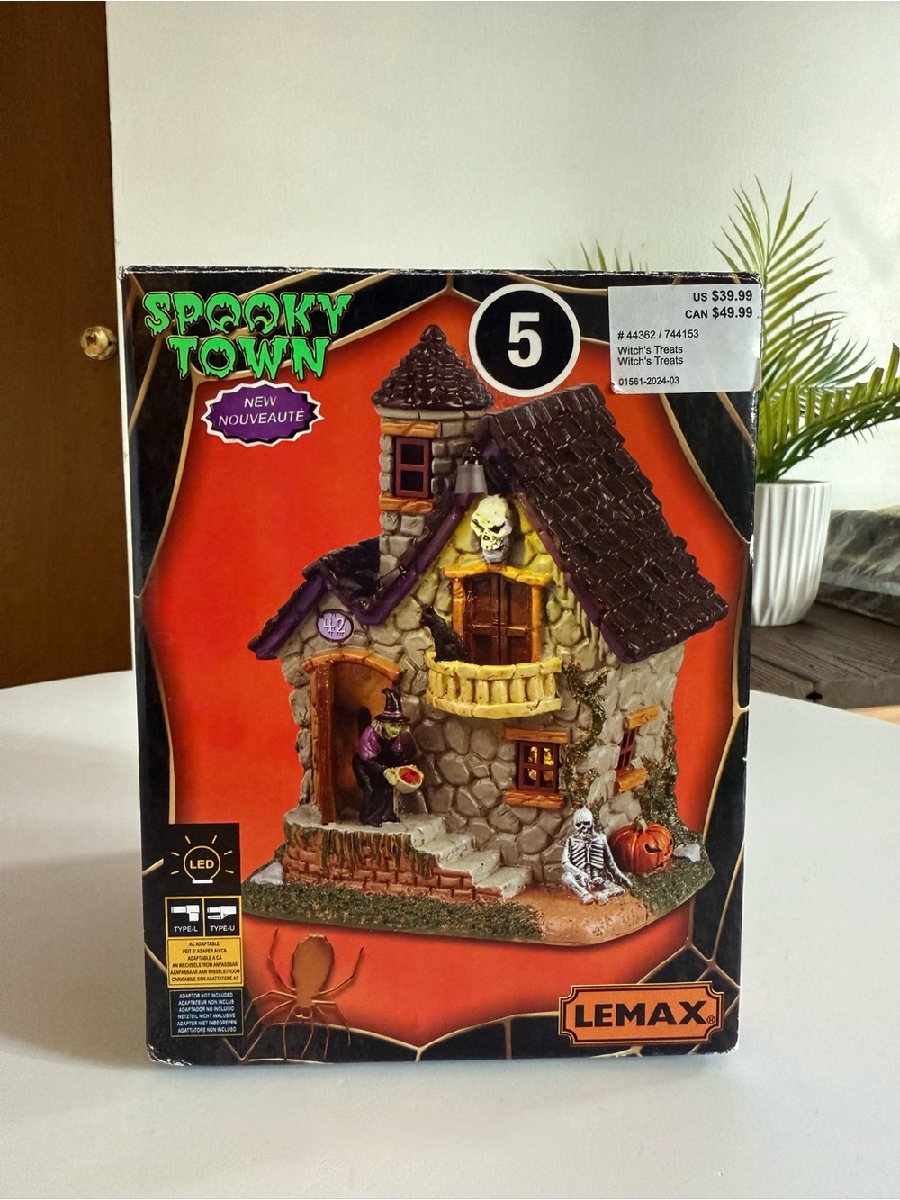 Lemax Spooky Town Witch's Treats House — Orange, Brown, Black, Purple